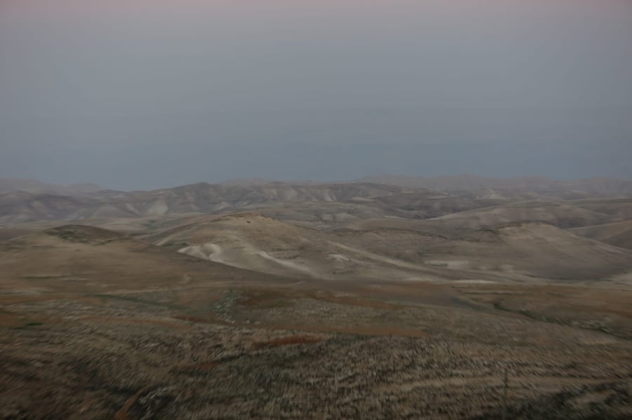 תיעוד מרהיב של הרי מדבר יהודה וים המלח