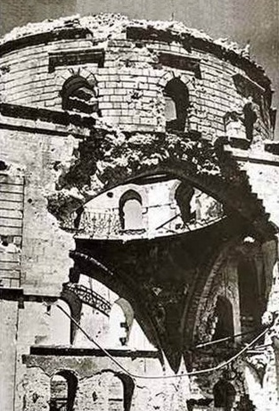 בית הכנסת לאחר שנפגע מההפגזות הירדניות