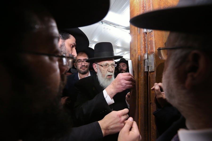 נשיא המועצת חיזק את בית הכנסת שפינויו נמנע