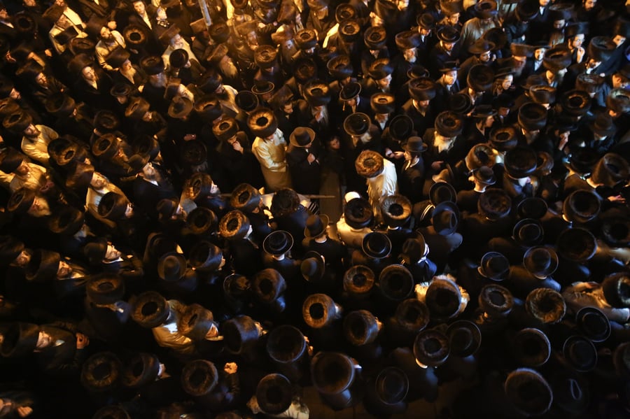 תיעוד: מאות בהלווית הגאון רבי ישעיה בלוי זצ"ל