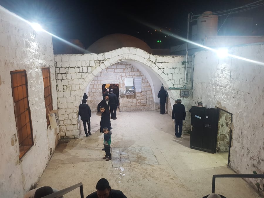 בכניסה לקבר יוסף: שני לוחמי צה"ל נפצעו