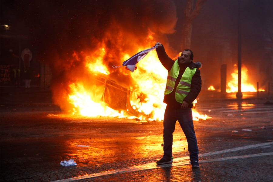 אילוסטרציה, מהומות בפריז