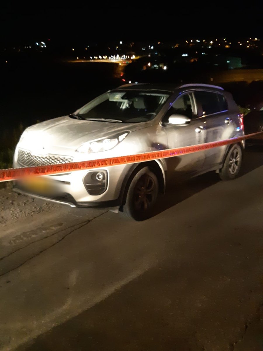 גנב רכב פגע בלוחם מג"ב במחסום ונמלט
