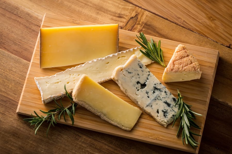 מחקר מגלה כי מוזיקת היפ הופ משפרת טעם של גבינה