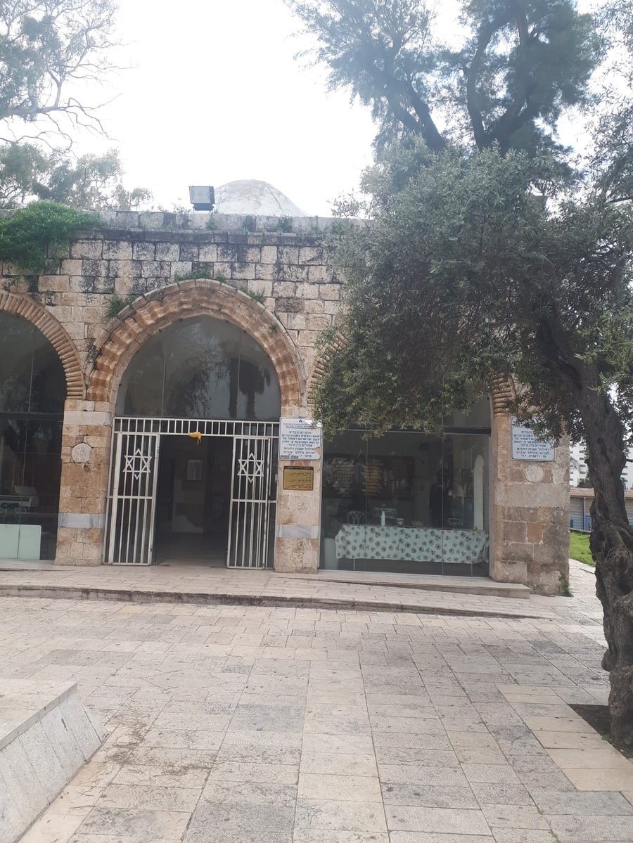חילול מחפיר של קבר רבן גמליאל; גם בשבת