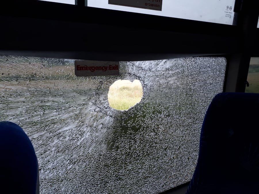 יידוי אבנים על האוטובוס מצפת לבני ברק