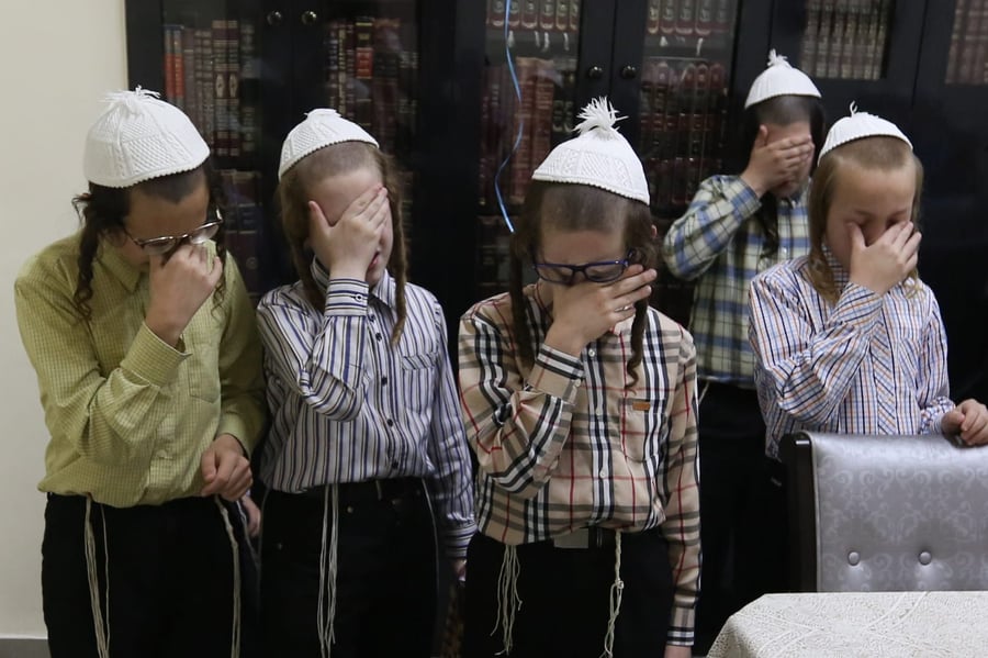 תיעוד: ילדי מאה שערים ב'קרישמע ליינען'