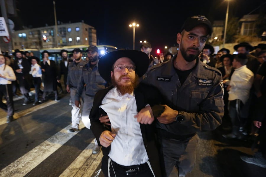 תיעוד: הפגנה סוערת בירושלים במחאה על גיוס בנות
