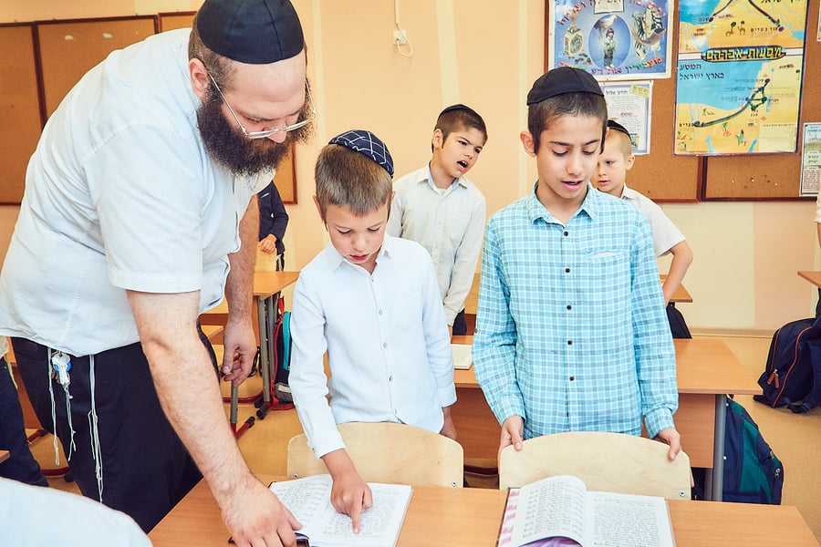 פריחה אדירה בתי הספר היהודיים ברוסיה