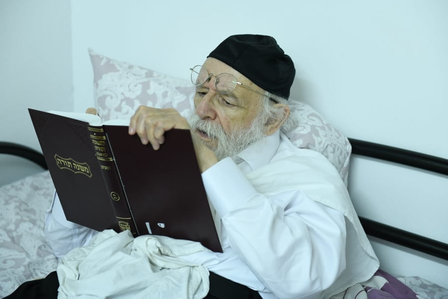 לימוד במיטה: הגאון רבי מאיר גריינמן בהושענא רבא