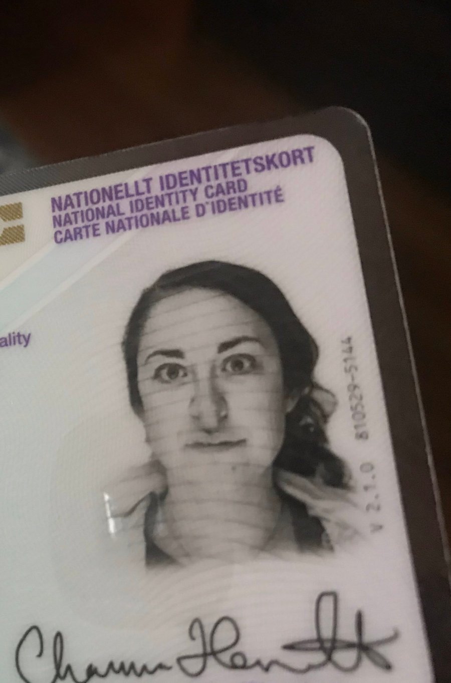 העיתונאית היהודיה קיבלה את הדרכון עם "אף ארוך"