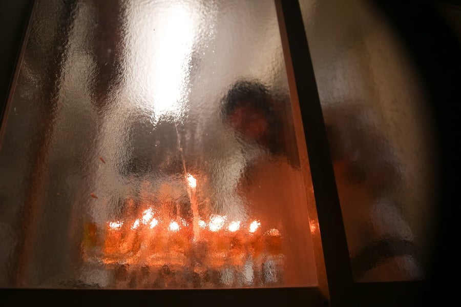 תיעוד: הדלקת נר אחרון של חנוכה בירושלים