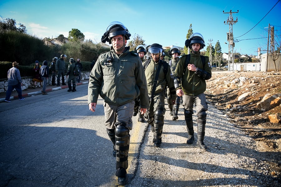 כוחות הביטחון פינו שני מבנים בגבעת קומי אורי יצהר. צפו