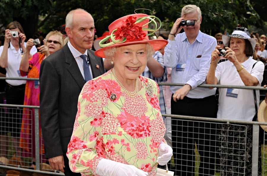 השף המלכותי לשעבר: המלכה אליזבת לא סופרת קלוריות