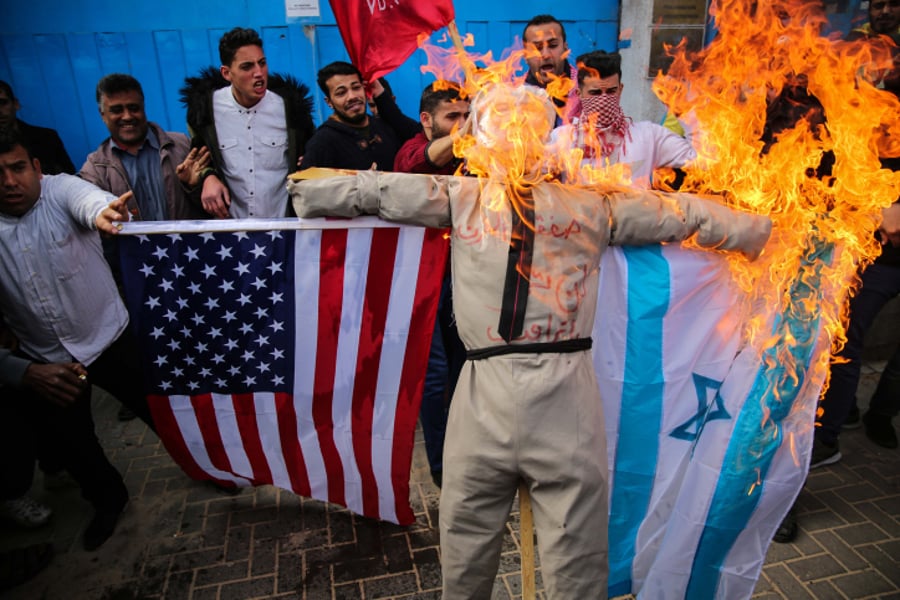 עסקת המאה: הפלסטינים שרפו את 'טראמפ'