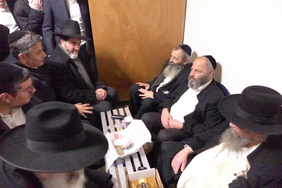 הרבנים הגיעו לנחם את משפחת שפירא • צפו