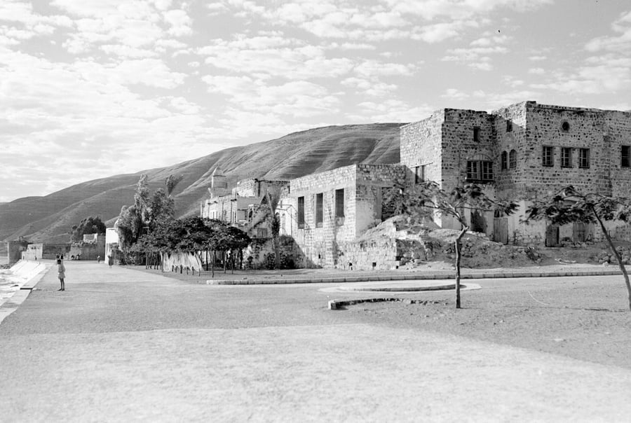 המרחצאות החמים ליד העיר טבריה, 1937