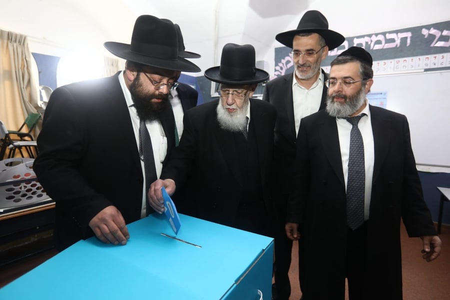 נשיא המועצת הצביע בקלפי ברובע היהודי