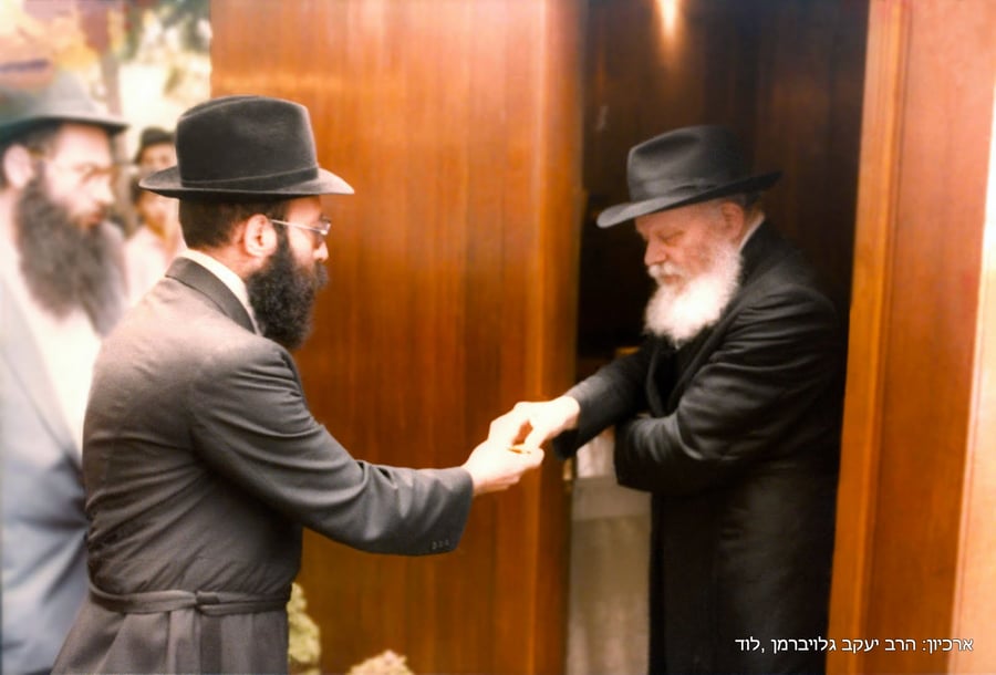 הרב יעקב גלויברמן עם הרבי מליובאוויטש