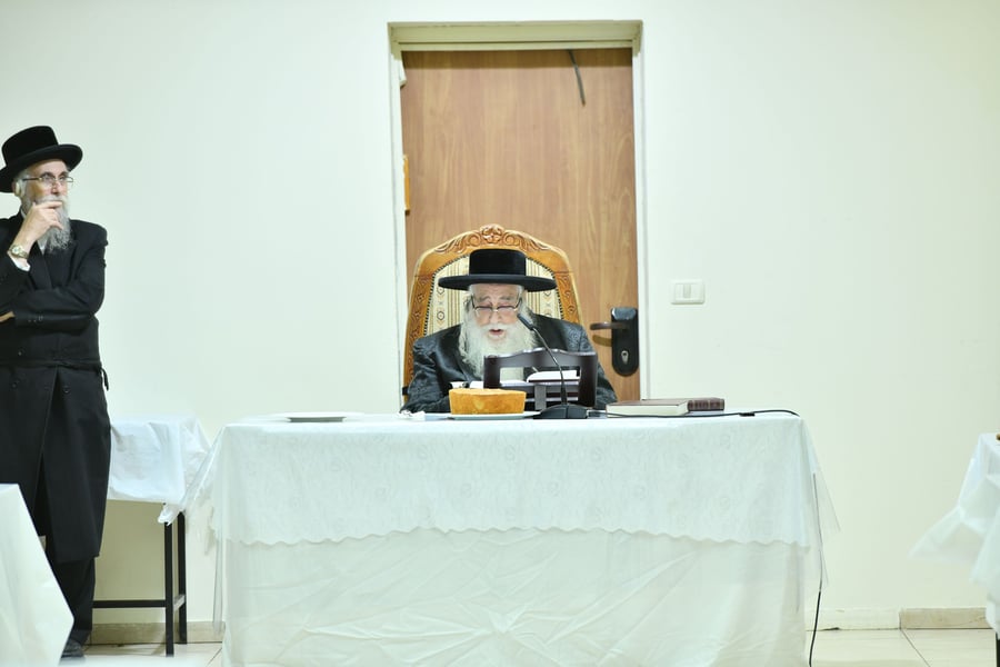 בצאנז ציינו 30 להסתלקות הרבנית ע"ה והקימו מצבה