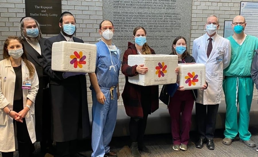 מתנדבי 'רפואה ושמחה' מביאים פלזמה לבית החולים הר סיני בניו יורק