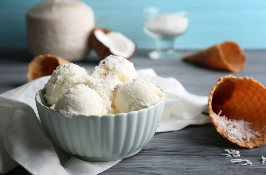 מ-3 מרכיבים בלבד: גלידת קוקוס פרווה