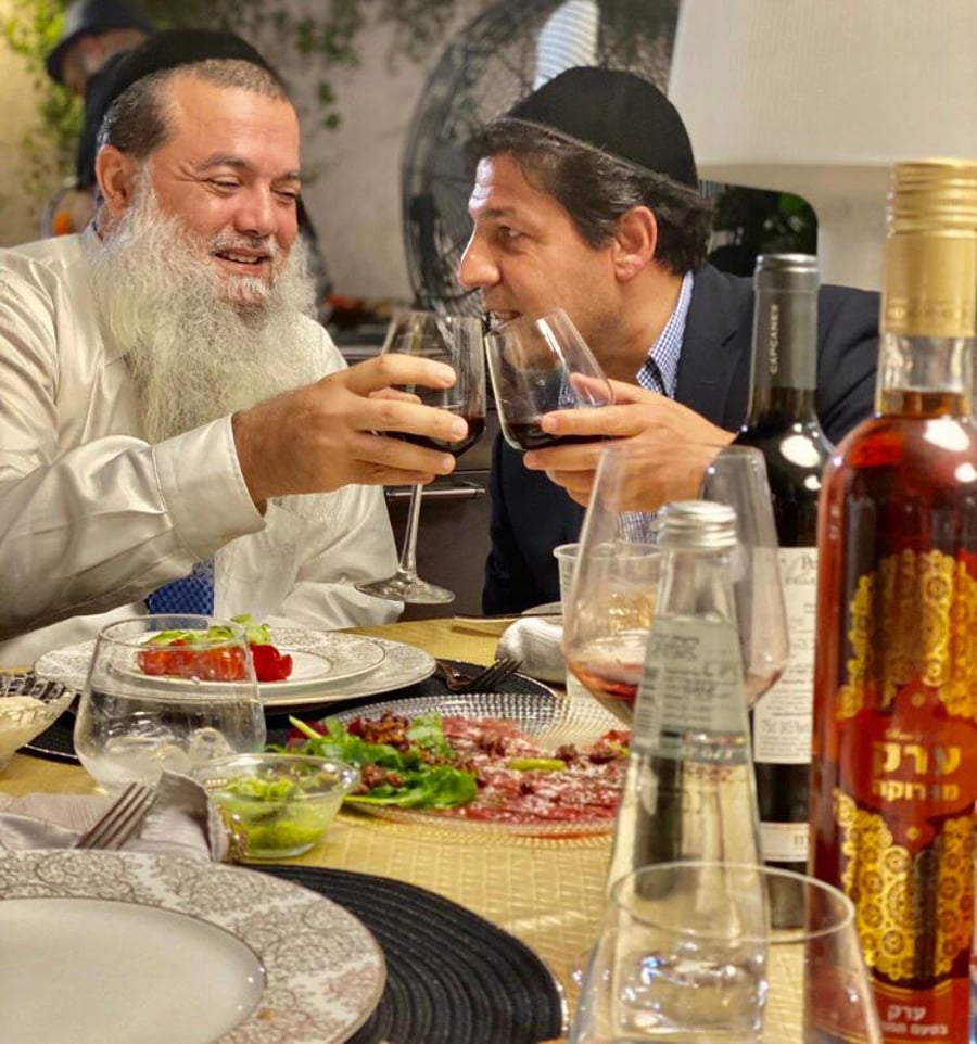 הרב יגאל כהן ורב הסלבס בסעודת ראש חודש