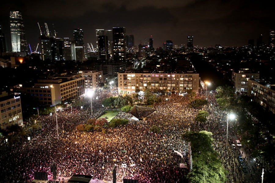 אלפים הפגינו בתל אביב: מנותקים נמאסתם