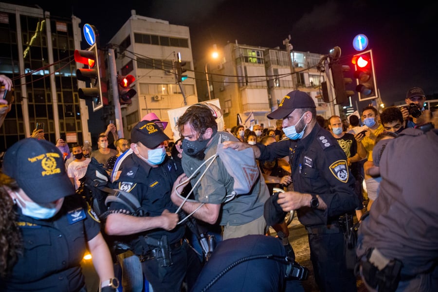 מאות חילונים התפרעו בתל אביב וגרמו נזקים; 19 נעצרו