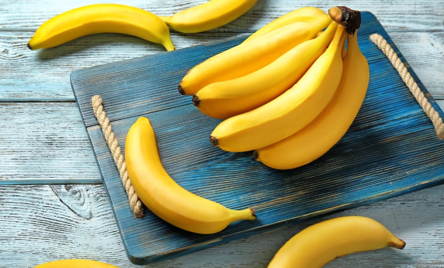 אפילו יותר יעילה מהפרי עצמו: 5 שימושים לקליפת בננה