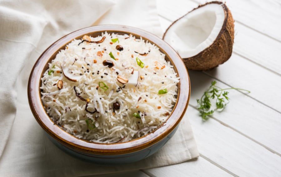 המזרח הרחוק קרוב מאי פעם: אורז עם קוקוס ושקדים