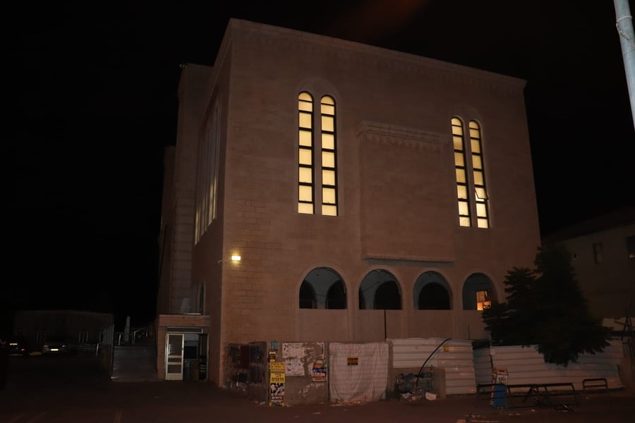 אחרי שנים: בית הכנסת של ויז'ניץ בית שמש