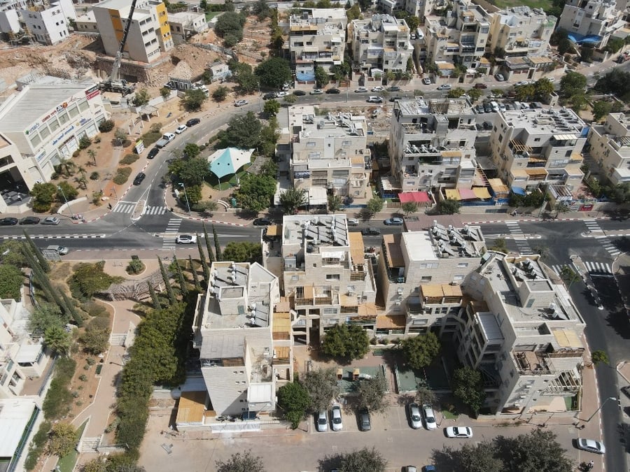 הסגר והסוכות בעיר אלעד • תיעוד מרהיב מהרחפן
