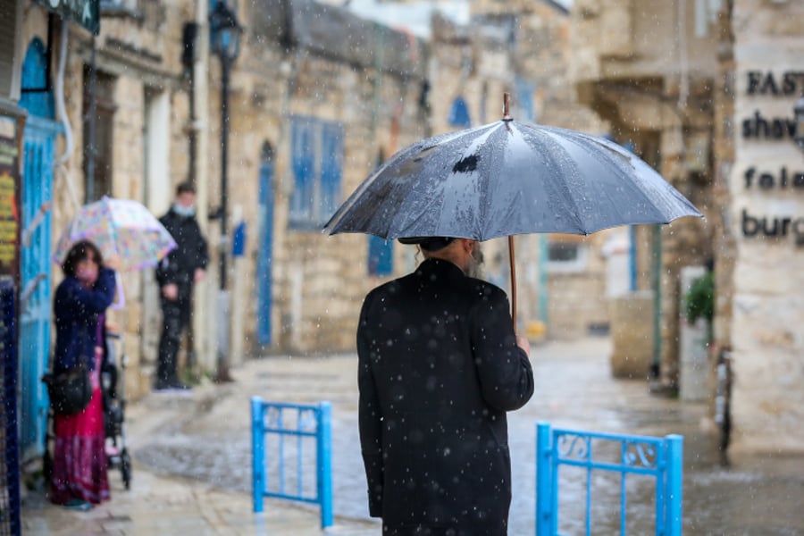 תיעוד רטוב: גשמי הברכה בעיר הקודש צפת