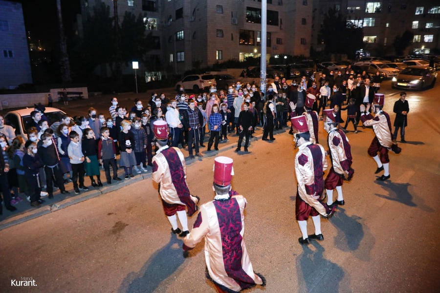 רקדני "האפ קוזאק" שמחו את הירושלמים; תיעוד
