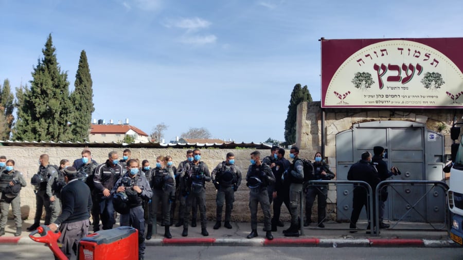 עימותים ומעצרים, בכניסה לחיידר הירושלמי