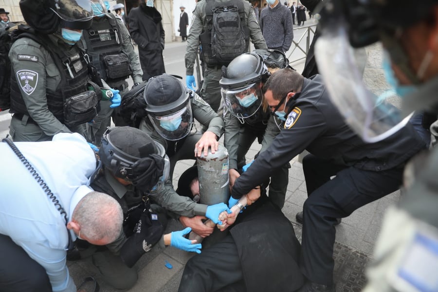 עימותים ומעצרים, בכניסה לחיידר הירושלמי
