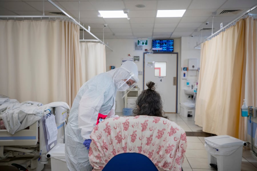 מרגש: המתנדב הניח תפילין לחולה קורונה