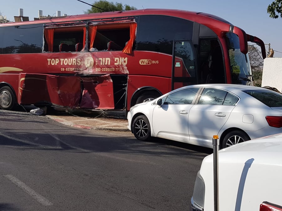 בדרך לת"ת: 13 ילדים נפצעו בתאונה בין 2 אוטובוסים בערד