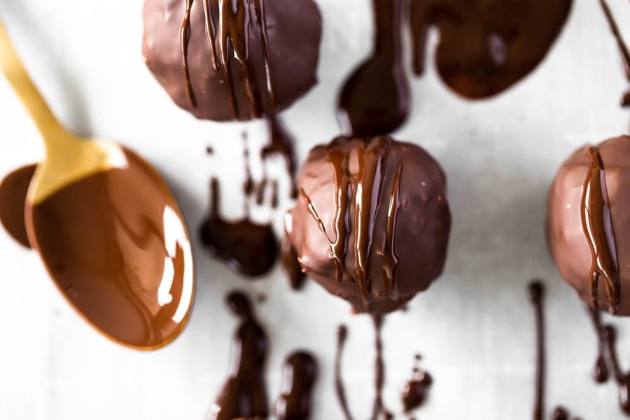 כדורי קוקוס מצופים בשוקולד