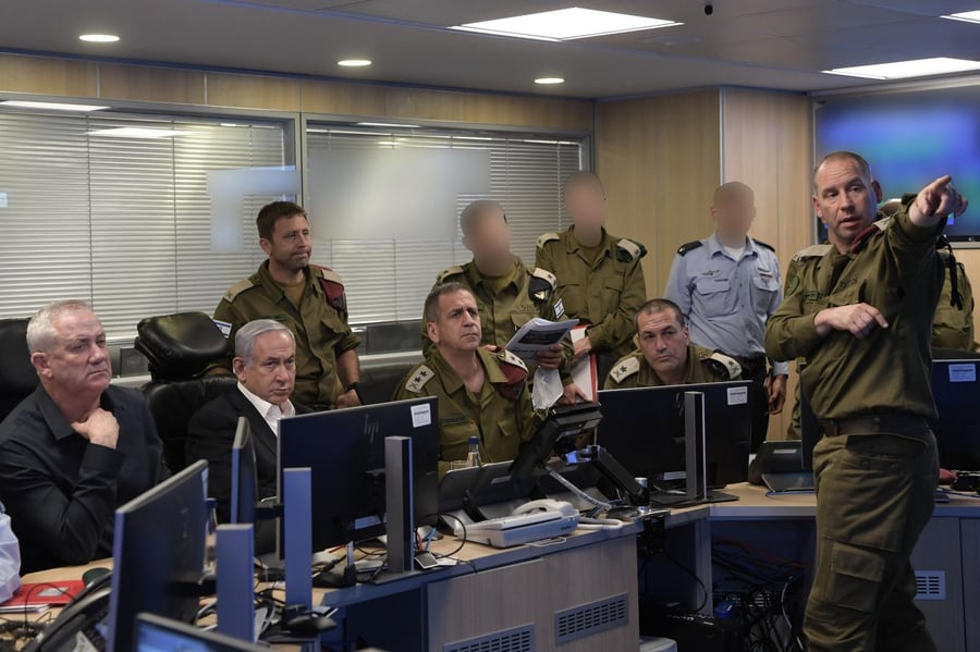 נתניהו, גנץ, כוכבי ובכירים במערכת הביטחון במהלך תקיפת "המטרו של חמאס" בזמן המבצע