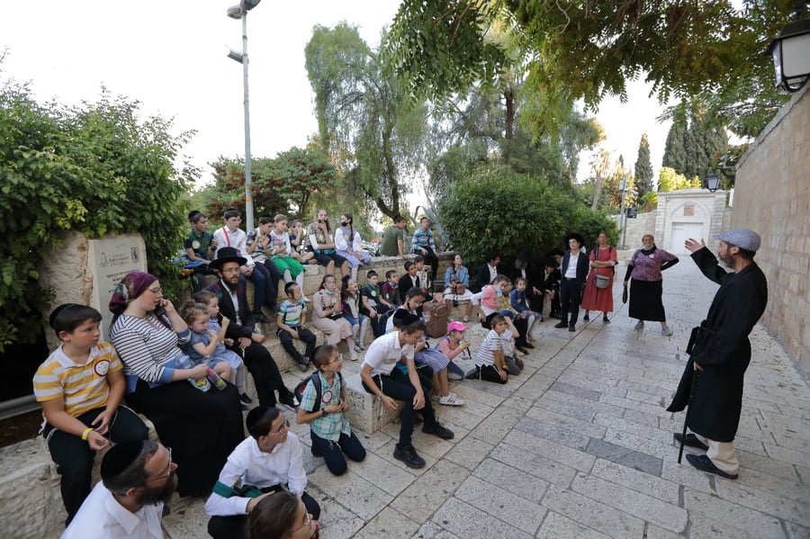אלפי ירושלמים  השתתפו באטרקציית 'בשבילי ירושלים'