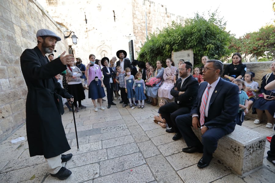 אלפי ירושלמים  השתתפו באטרקציית 'בשבילי ירושלים'