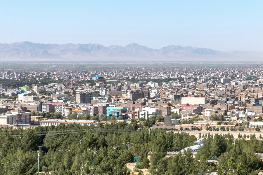 תמונת העיר 'הראת' בפאתי הרי פַּרוּפַּמיס המפורסמים באפגניסטן אליה הגיעו אחינו צאצאי עשרת השבטים