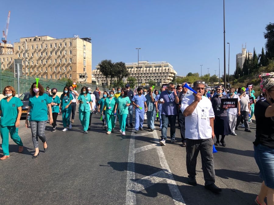 ירושלים: הצוותים הרפואיים חסמו את הכניסה לכנסת