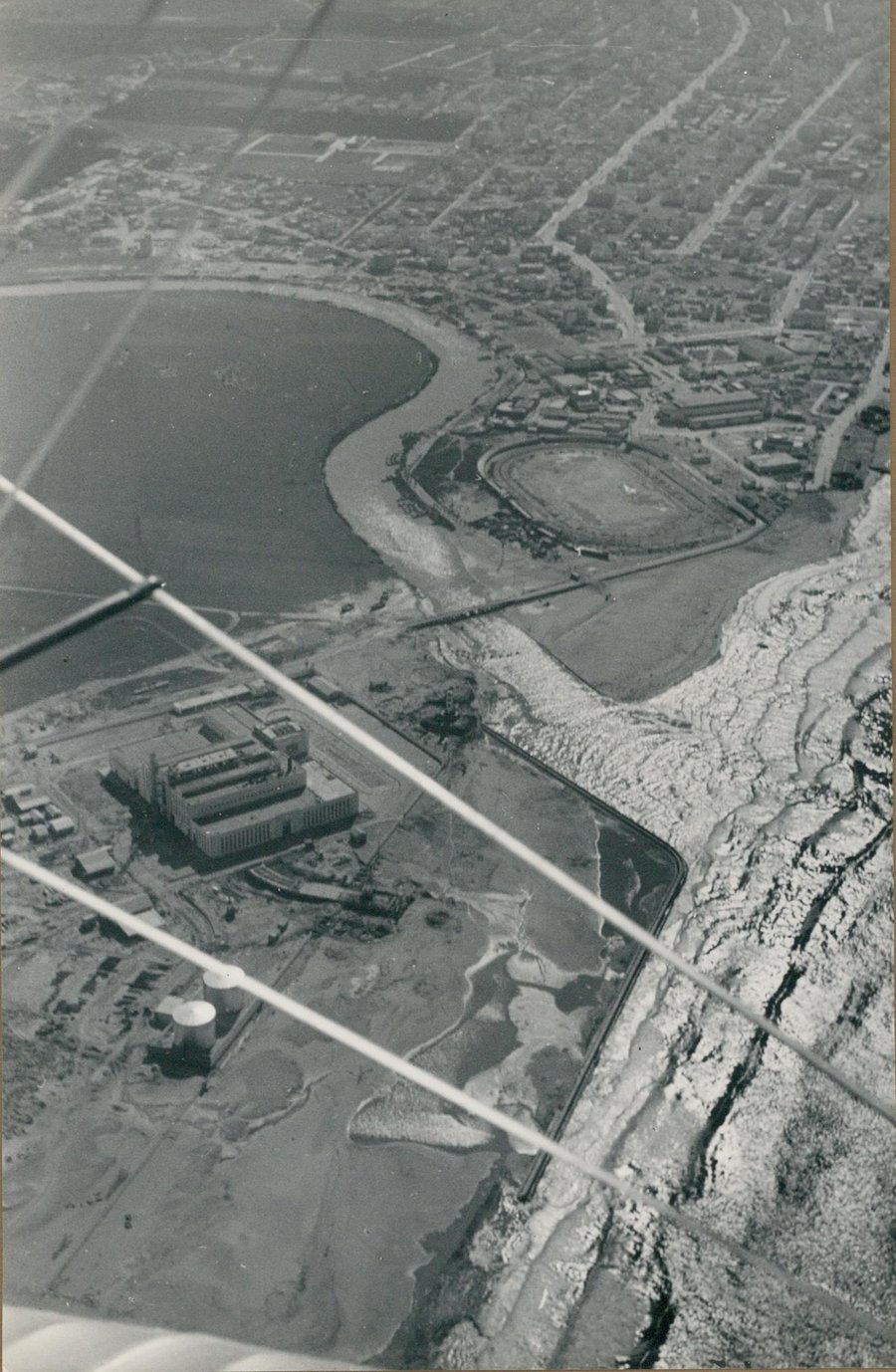 נמל תל אביב רידינג ואצטדיון המכביה משוער שנות השלושים