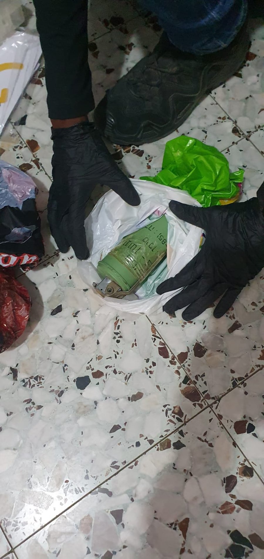 12 חשודים נעצרו בפשיטה משטרתית לאיתור אמל"ח