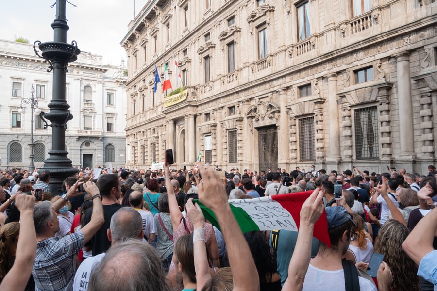 מחאת מתנגדי חיסונים באיטליה