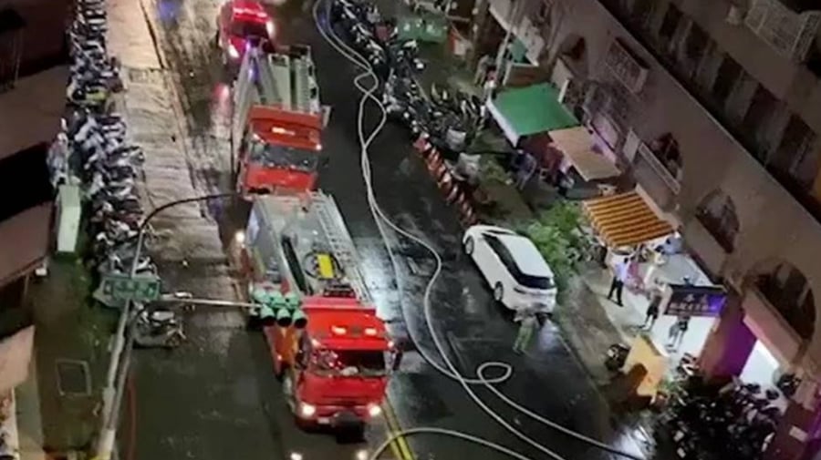 תיעוד מהשריפה בטייוואן שגבתה חיים של לפחות 46 בני אדם