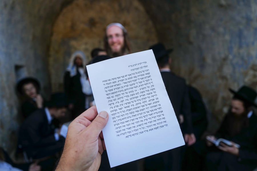תיעוד: יהודים עלו ל'הר הבתרים' בגבול לבנון